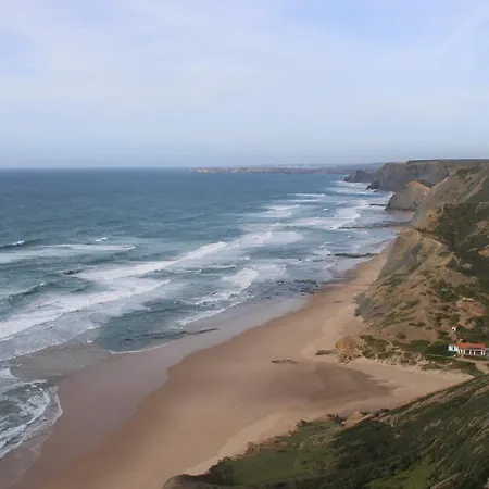 Abrigo Nortadas Kır Evi Vila do Bispo